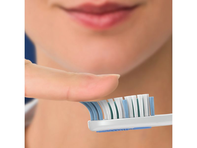 Cepillos-Dentales-Oral-B-Clean-Complete-Suave-3-Unidades-7-4708