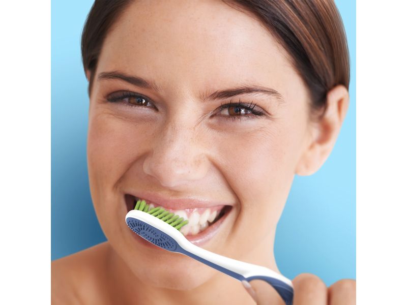 Cepillos-Dentales-Extra-Suave-Oral-B-Sensitive-Enc-as-Detox-3-Unidades-7-8624