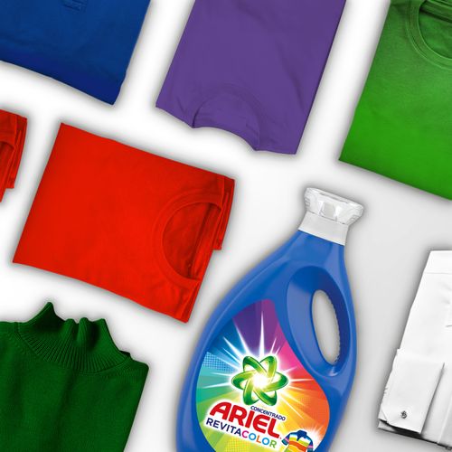 Detergente Líquido Concentrado Ariel Revitacolor Para Ropa Blanca Y De Color 2,8l