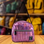 Bolso-Yolo-De-Hombro-Con-Compartimiento-Principal-Y-Bolsillo-Peque-o-Al-Frente-Color-Rosado-4-23188