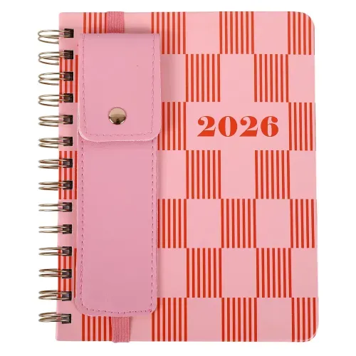 Agenda Pen + Gear espiral diseño cuadros rosa 2026